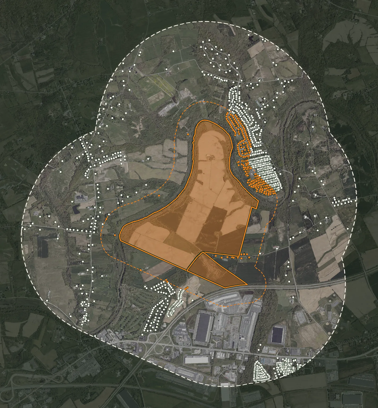 An aerial photo centered on the PAX-1 site, outlined in orange, with dashed lines 1,000 feet and one mile out from it. 1,333 dots mark the homes inside the mile, crowded into the neighborhoods across the creek to the northeast and along Country Club Road to the south; the 260 inside 1,000 feet are orange.